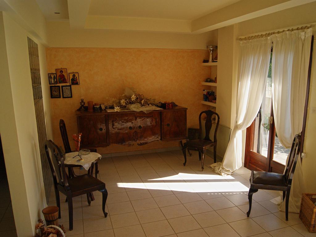 Iliotropio Studios Loutra Edipsou  Buitenkant foto